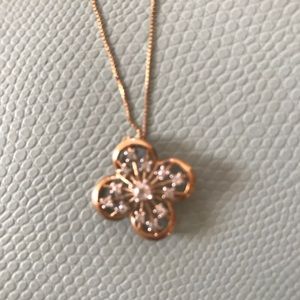 Diamond flower necklace